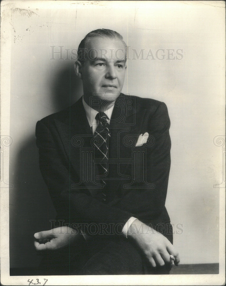 1949 Press Photo Alfred Lunt Stage Actor in Hospital - Historic Images