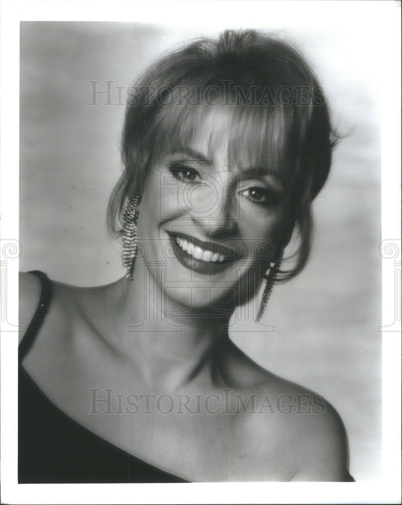 1996 Press Photo Patti LuPone Performed to Sold Out Crowd in Chicago - Historic Images