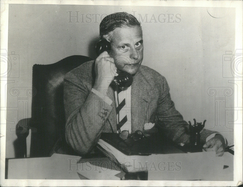 1934 Press Photo Austrian Minister Edgar Prochnik on phone hearing Dollfus   dea - Historic Images
