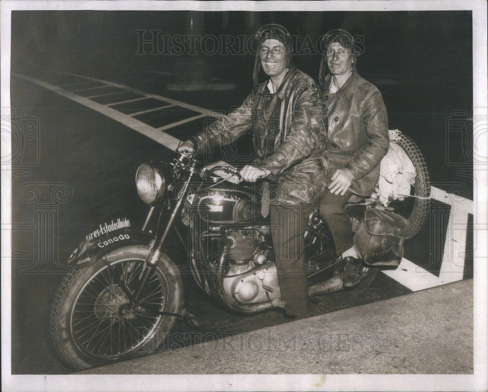 1962 Press Photo Jose Mauricio Rapaport Argentine Brothers Motorcycle Travelers - Historic Images