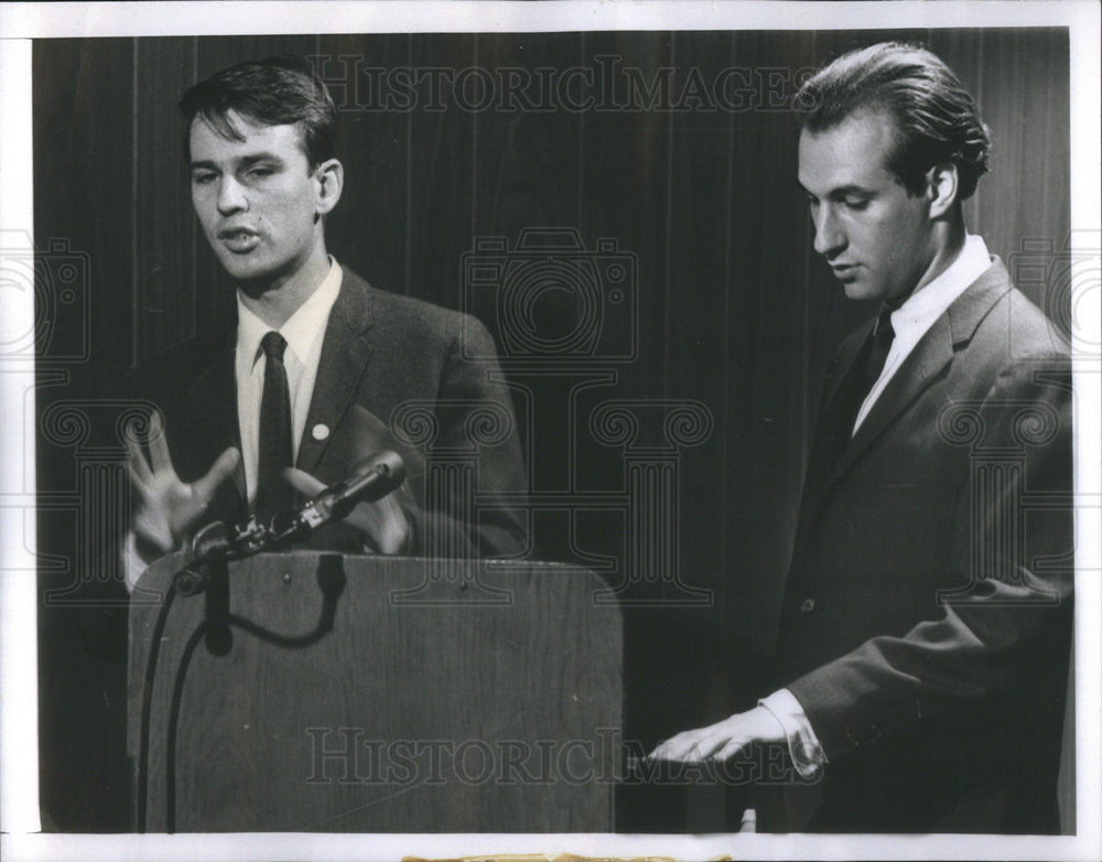 Press Photo of Jeff Shero and Richard Rothstein, anti-Vietnam War activists - Historic Images