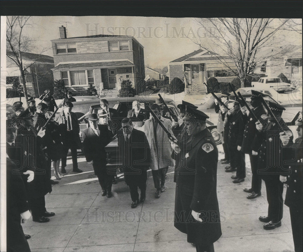 1970 Press Photo Theresa O&#39;Connor Wife Lt. James O&#39;Connor Funeral St. John&#39;s - Historic Images