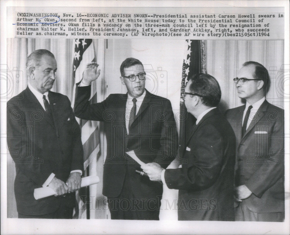 1964 Press Photo Lyndon Johnson, Carson Howell, Arthur M. Okun, Gardner Ackley - Historic Images