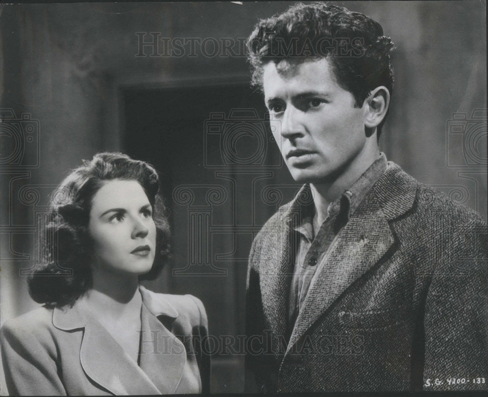 1950 Press Photo Edge Of Doom Film Actors Farley Granger Mala Powers Scene - Historic Images