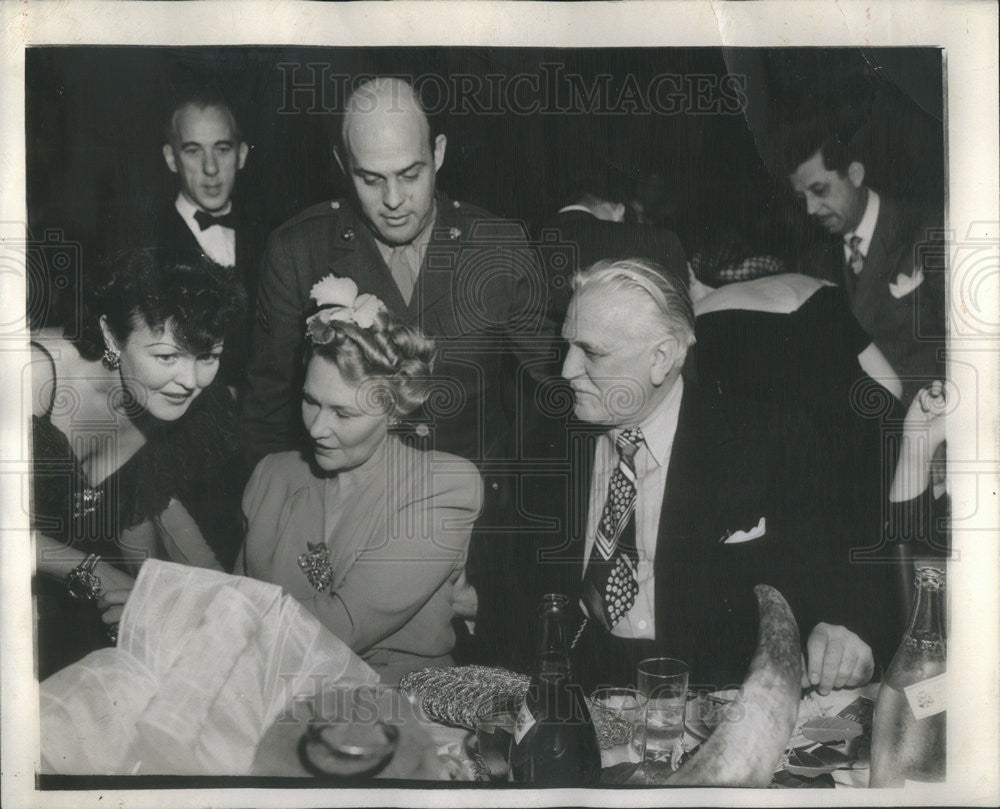 1944 Press Photo Frank Morgan, Mrs. William Gargan - Historic Images