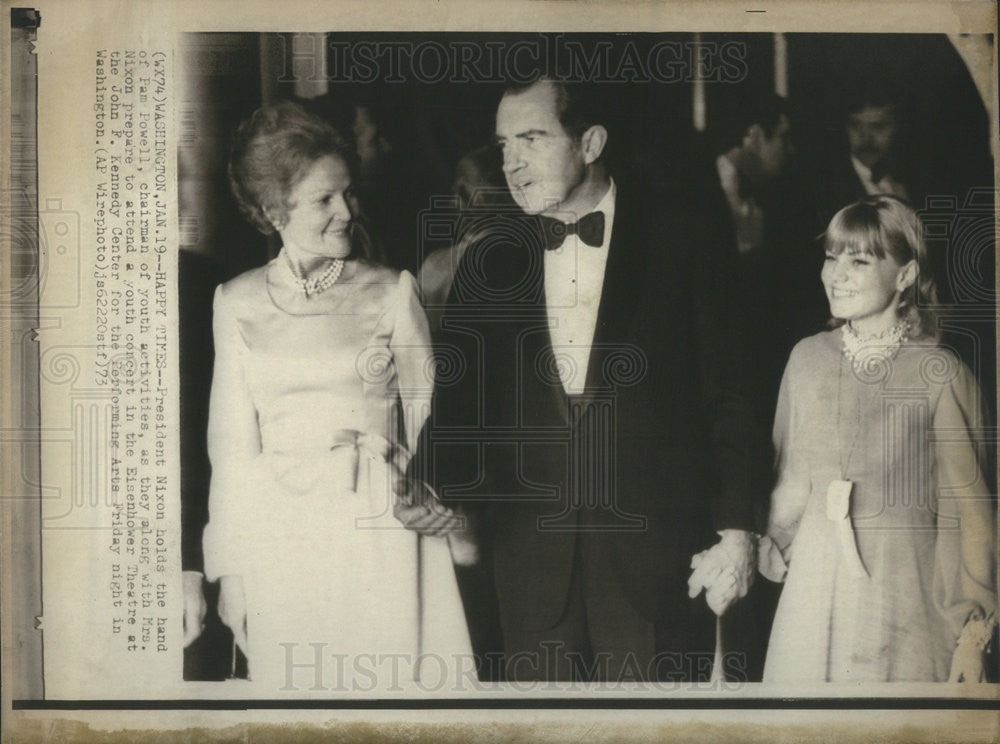 1973 Press Photo President Mrs. Nixon &amp; Chairman of Youth Activities Pam Powell - Historic Images