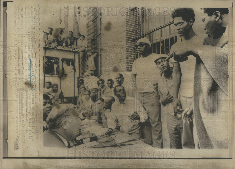 1971 Press Photo Russel Oswald New York Prison Commissioner Riot Negotiating - Historic Images