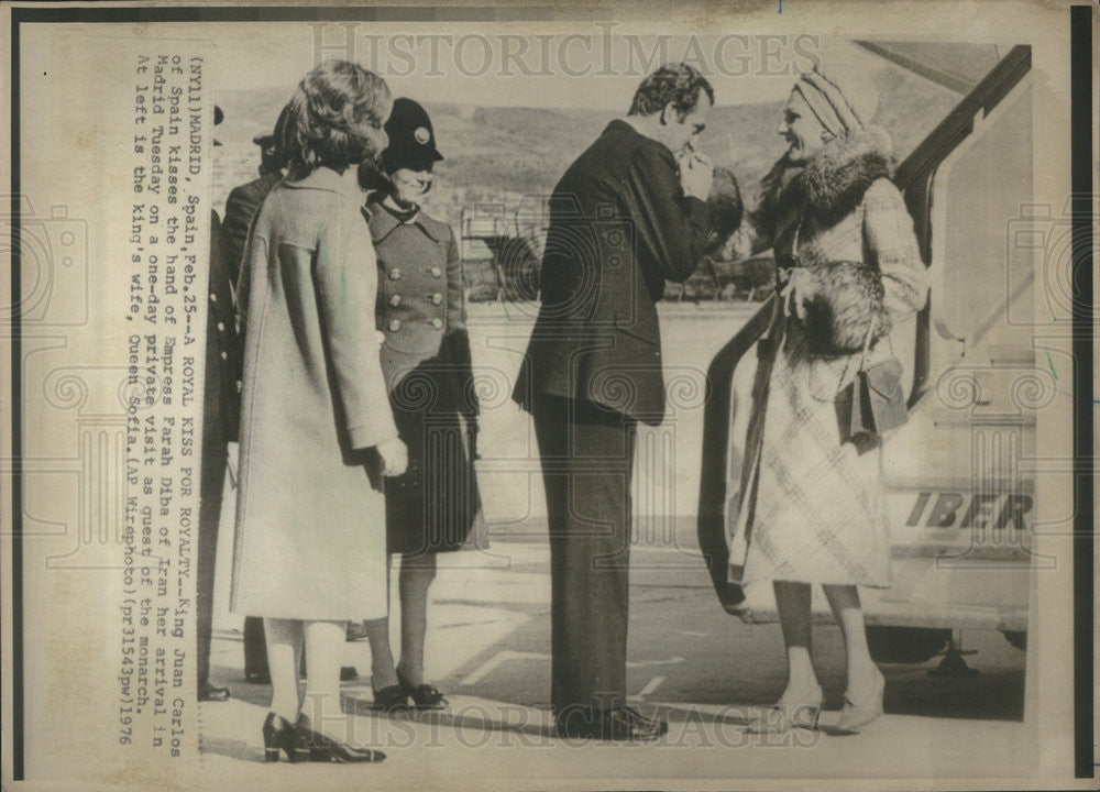 1976 Press Photo Queen and Empress Farah Pahlavi - Historic Images