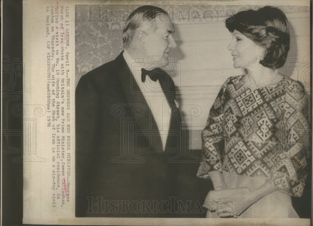 1976 Press Photo Queen and Empress Farah - Historic Images