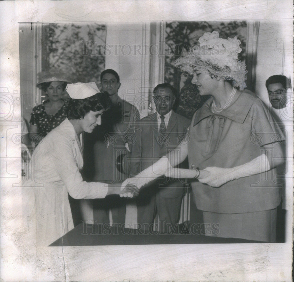 1960 Press Photo Queen Farah Iran Tehran Shah - Historic Images