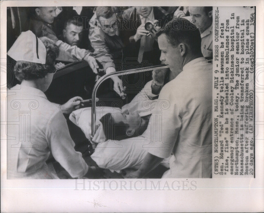 1964 Press Photo Senator Ted Kennedy Cooley Dickinson Hospital Stretcher - Historic Images