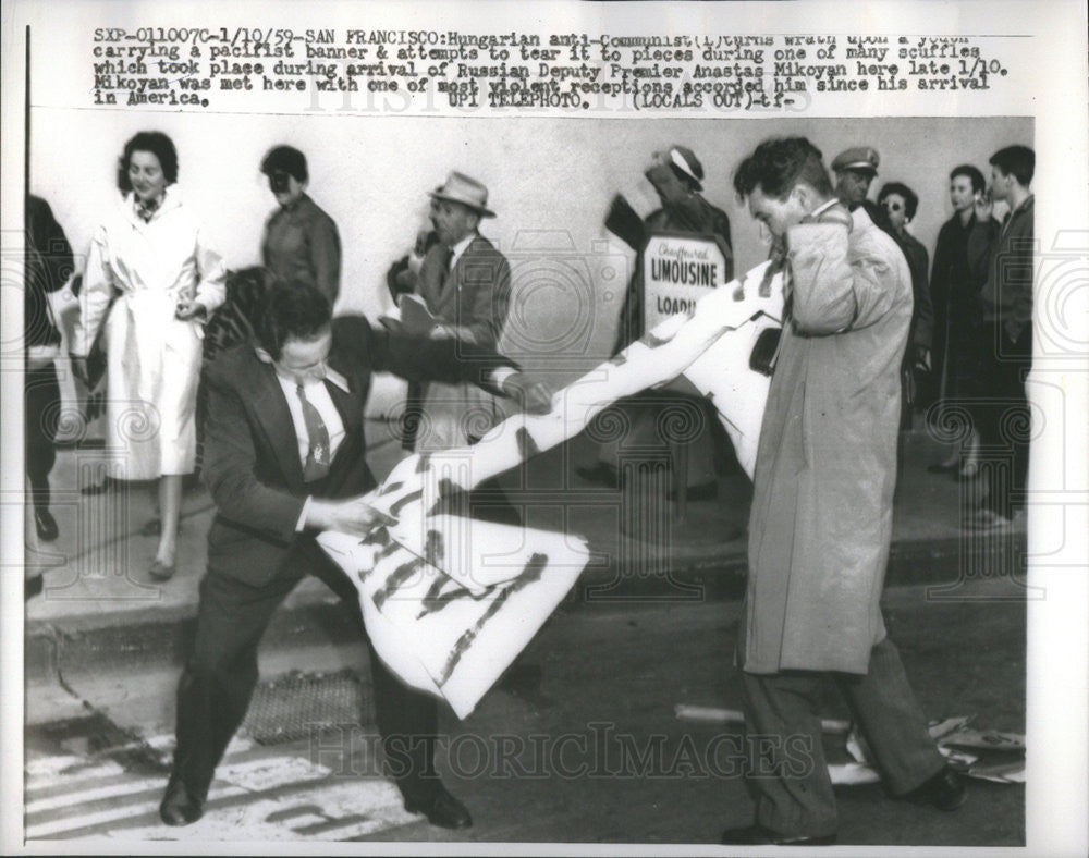 1959 Press Photo Hungarian Anti-Communist Protestors In San Francisco React - Historic Images