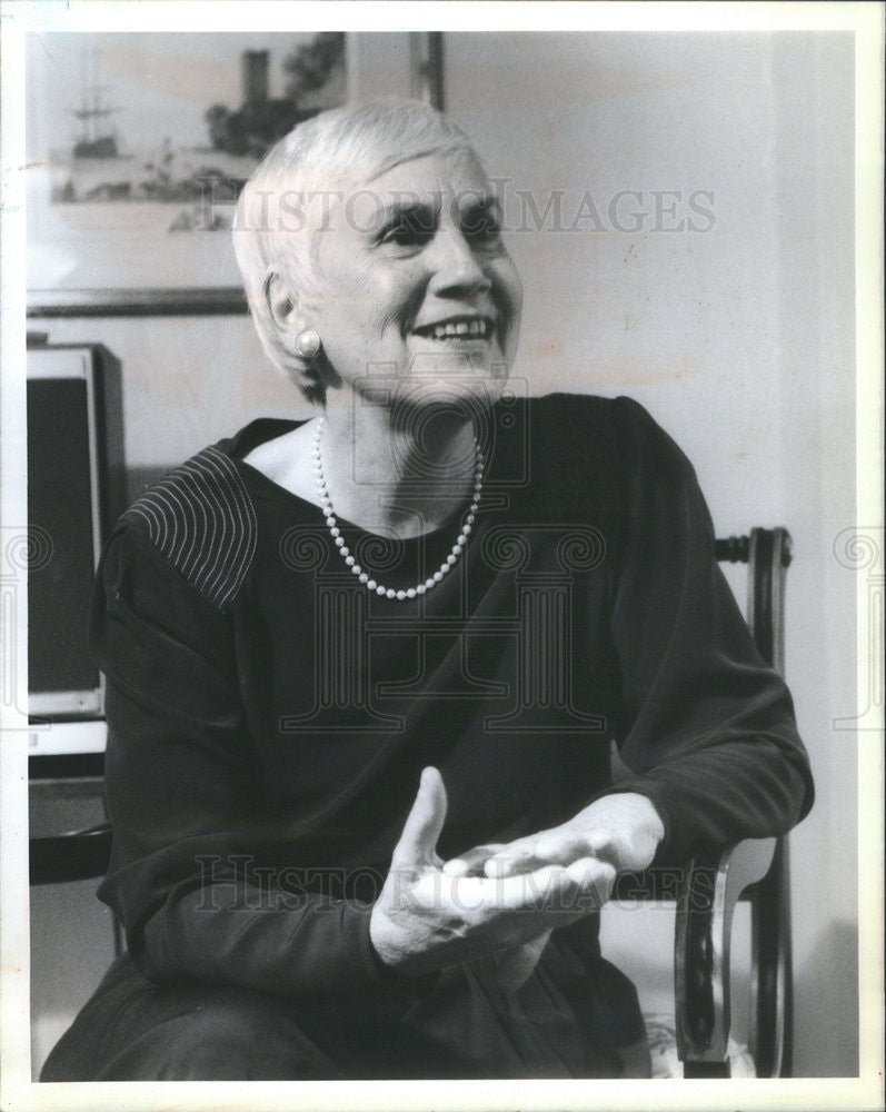 1992 Press Photo Pullitzer Prize Winner Nan Robertson - Historic Images