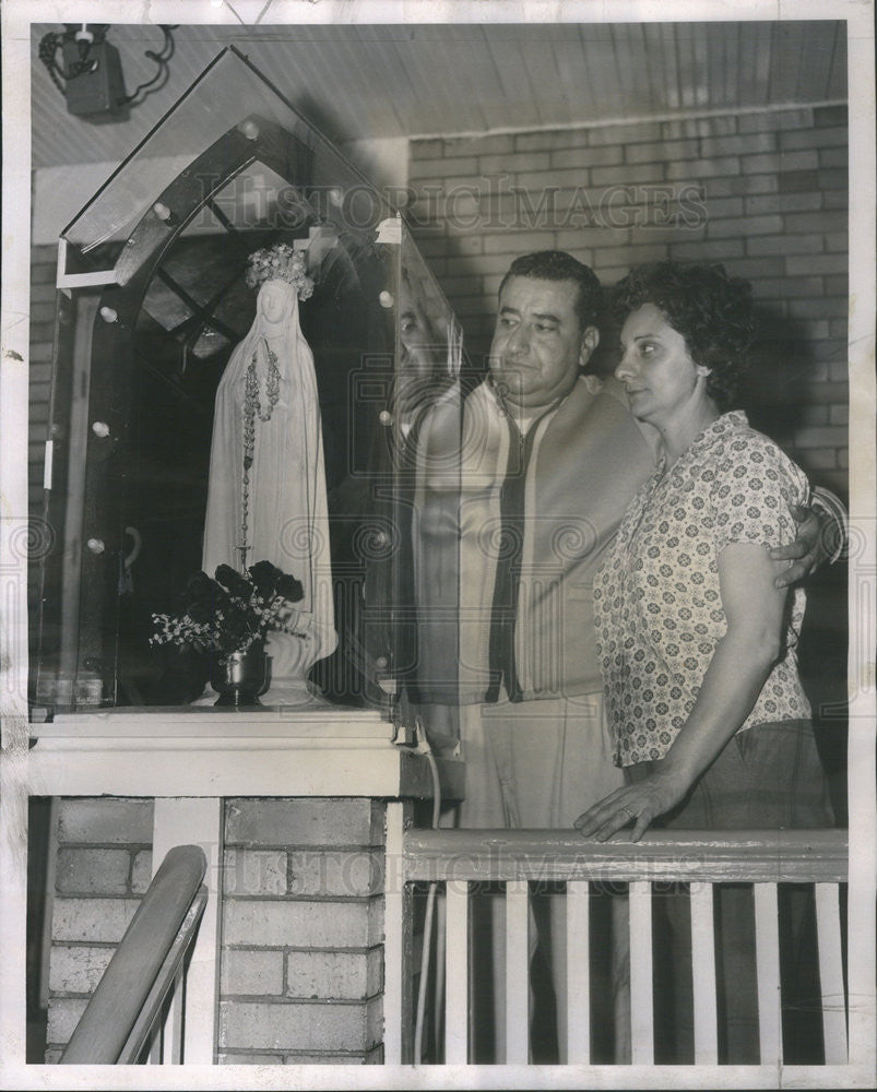 1962 Press Photo Salvatore LaSchiava and wife Frances,truck driver,artist - Historic Images