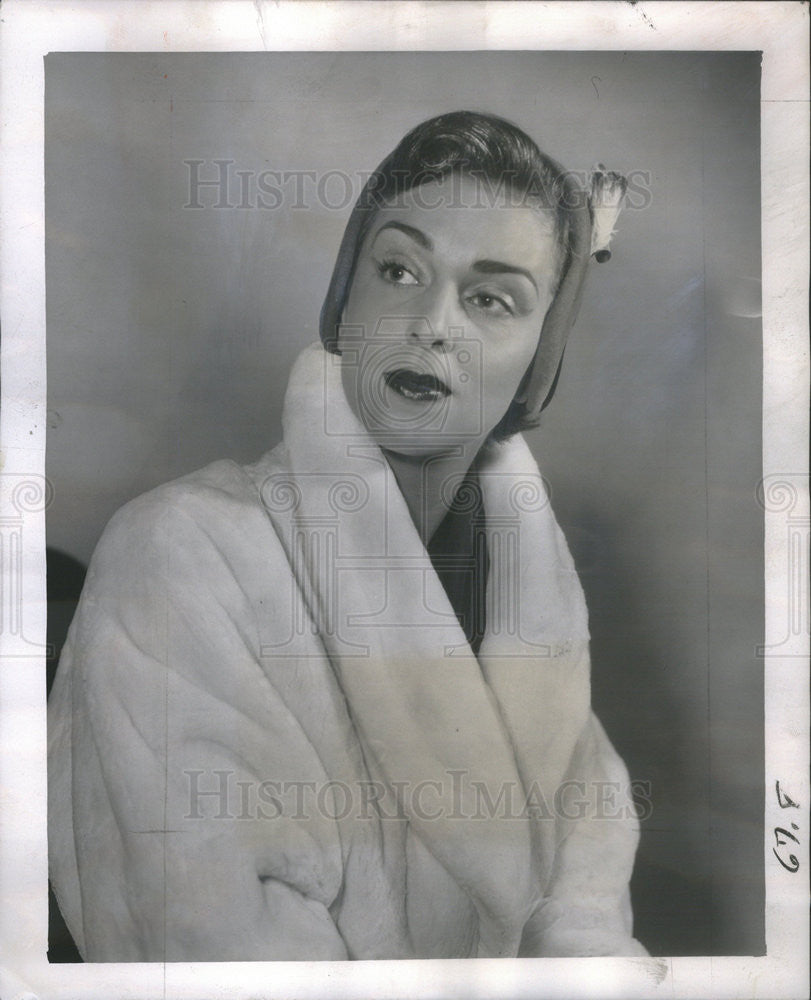 1954 Press Photo &quot;The Cat Look&quot; Stars Mrs. Rankia Lashmet. - Historic Images