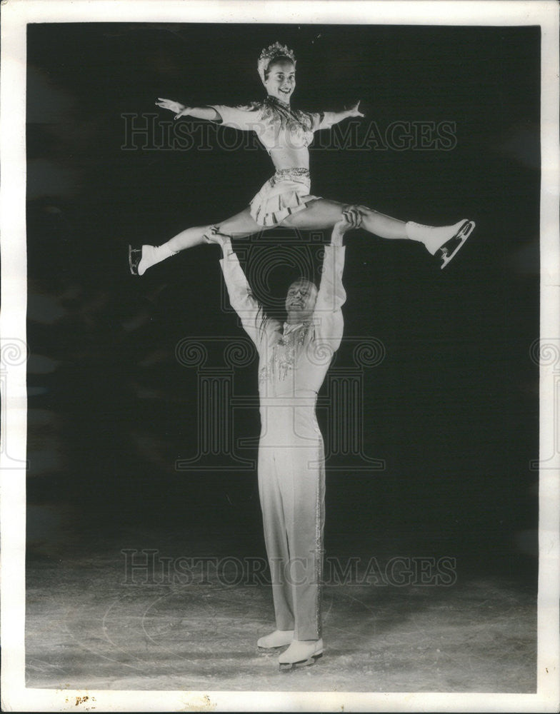 Undated Press Photo Narena and Norris, world&#39;s greatest acrobatic-adagio team - Historic Images