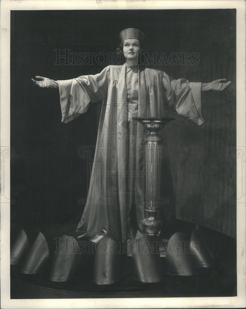 1946 Press Photo Rudy Parrish Day Dreams - Historic Images