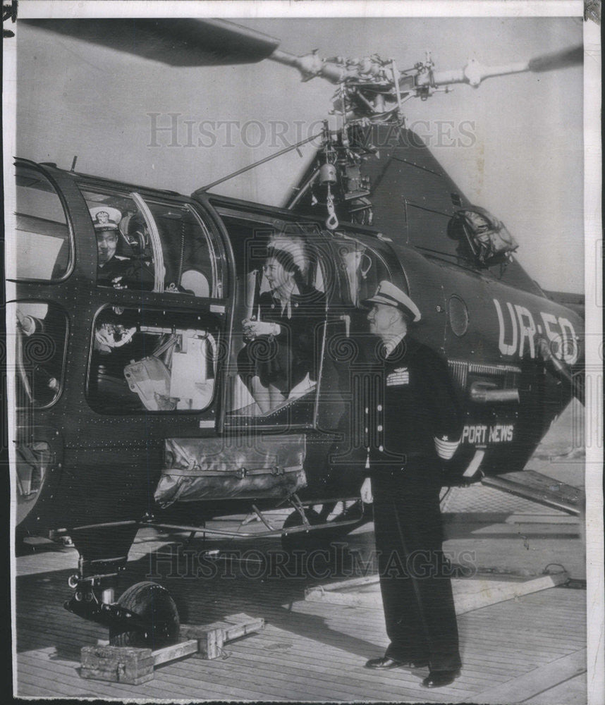 1950 Press Photo Queen Frederika of Greece Sits in Helicopter on Deck - Historic Images