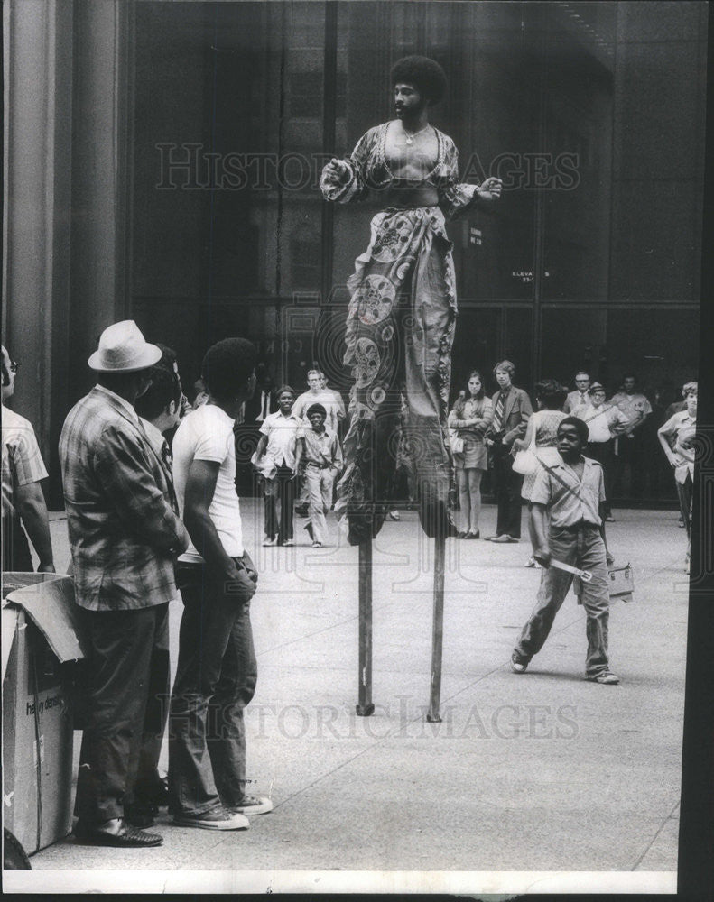 1972 Press Photo Ali Paur, Elevated Ghost - Historic Images