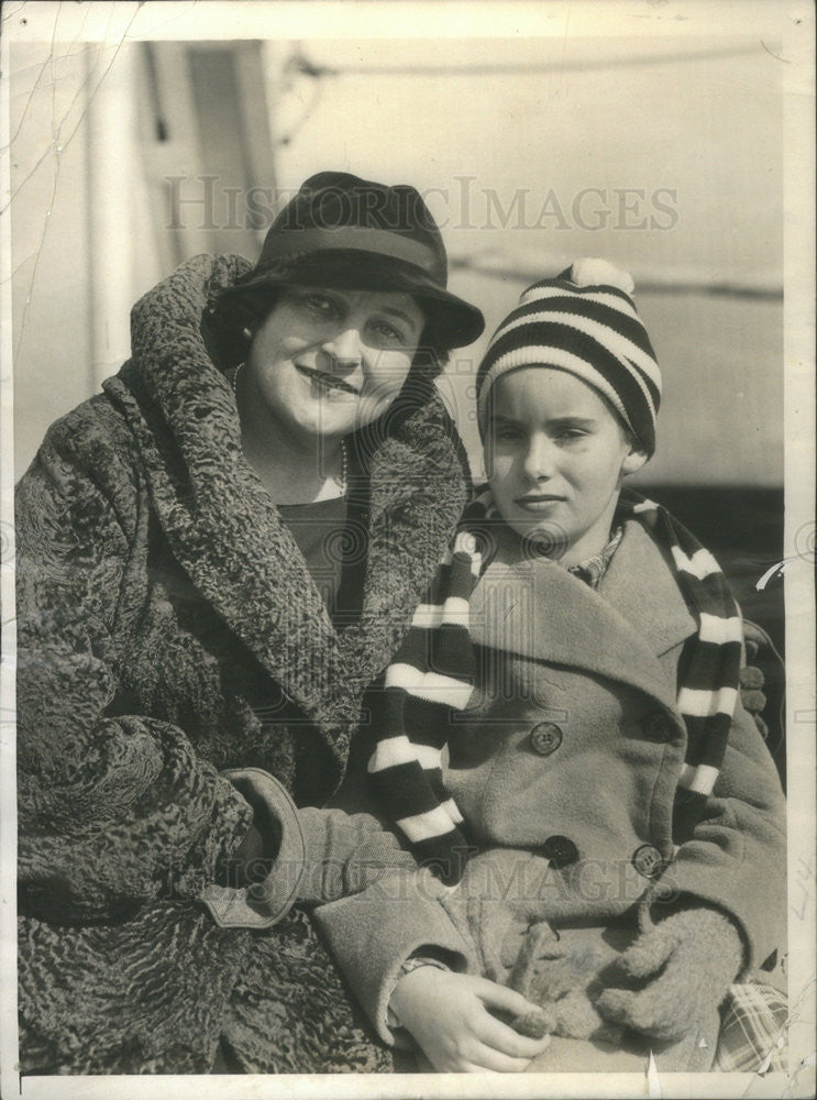 1935 Press Photo Mrs. Gorgio Polacco formerly Edith Mason, arrives with daughter - Historic Images