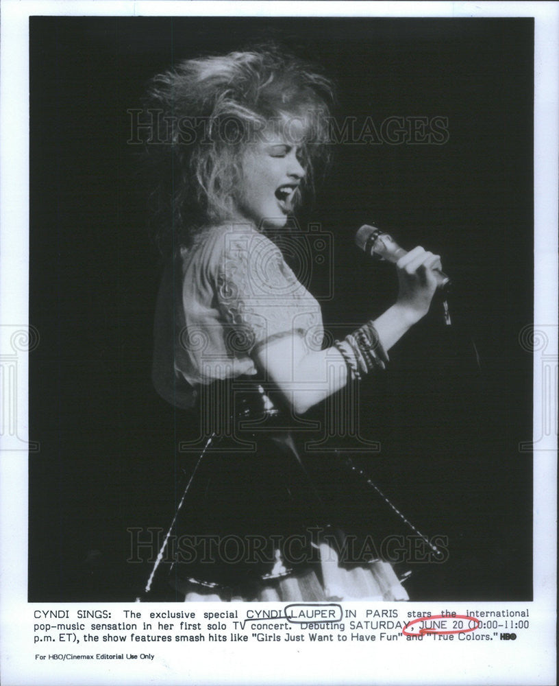 1987 Press Photo Rock Singer Cyndi Lauper In Paris - Historic Images