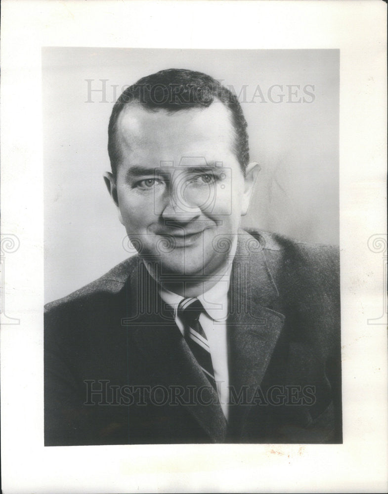 1957 Press Photo John.E. Lau,manager of sales Sylvania Electric Ptoducts - Historic Images