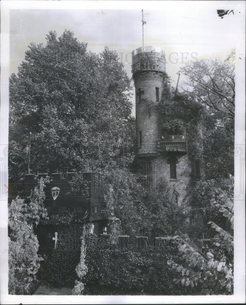 1950 Press Photo Tower of a replica on English castle - Historic Images