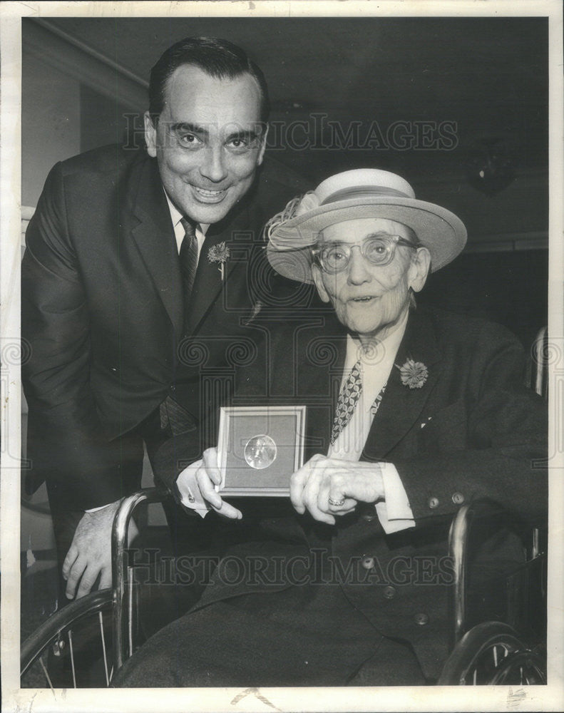 1963 Press Photo Marie Plamondon Almoner Award Recipient - Historic Images