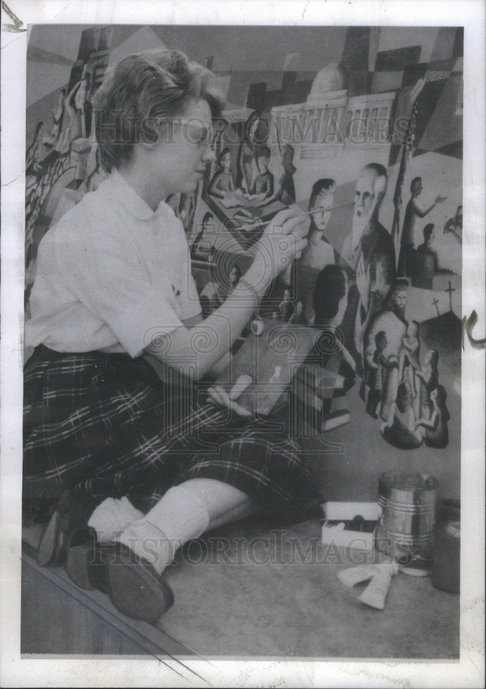 1962 Press Photo Lorraine Meland works on mural at Taft High School in Chicago - Historic Images