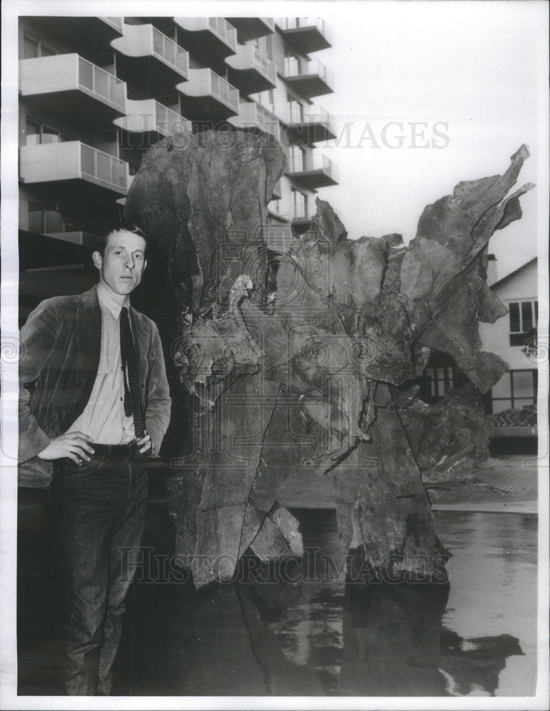 1965 Press Photo Jaques Overhoff,Dutch sculptor - Historic Images