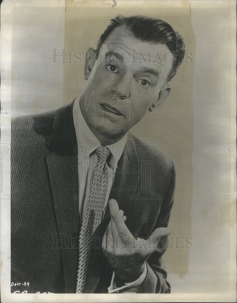 1958 Press Photo Dennis O&#39;Keefe in &quot;The Dennis O&#39;Keefe Show&quot; - Historic Images