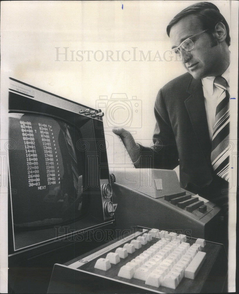 1971 Press Photo David R. Rubin, President of Midwest Stock Exchange Service - Historic Images