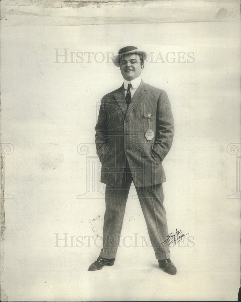 Press Photo  Victor Moore as Kid Burns in &quot;The Talk of New York&quot; - Historic Images