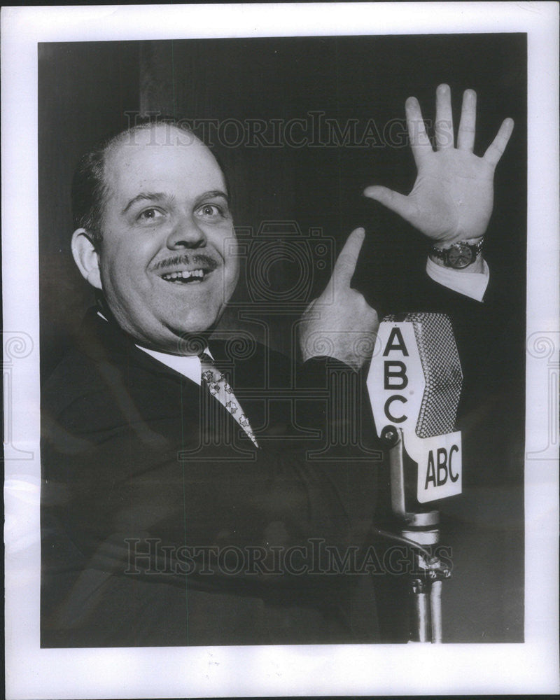 1947 Press Photo Ted Malone Commentator - Historic Images