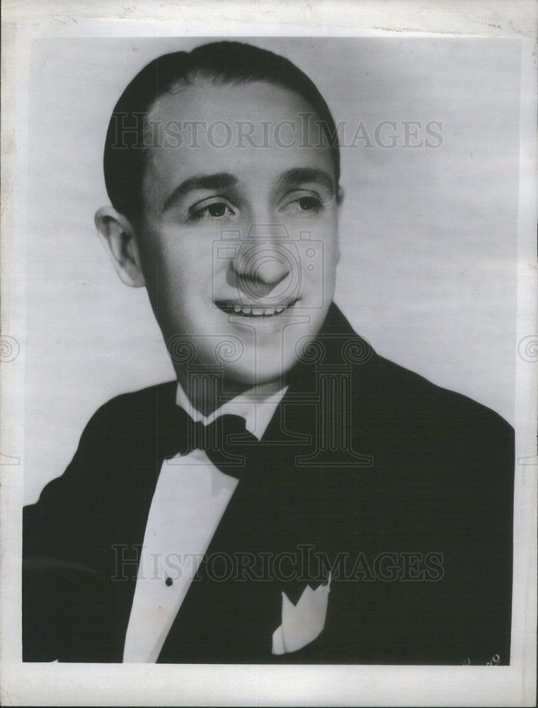 1942 Press Photo Matty Malneck  Orchestra leader. - Historic Images