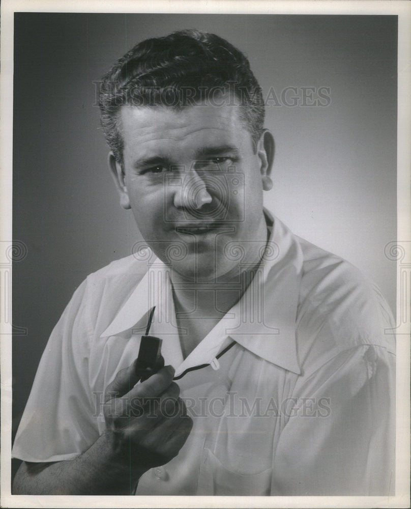 1953 Press Photo Head Coach Howard Roaberts in Hail the Champ Show - Historic Images