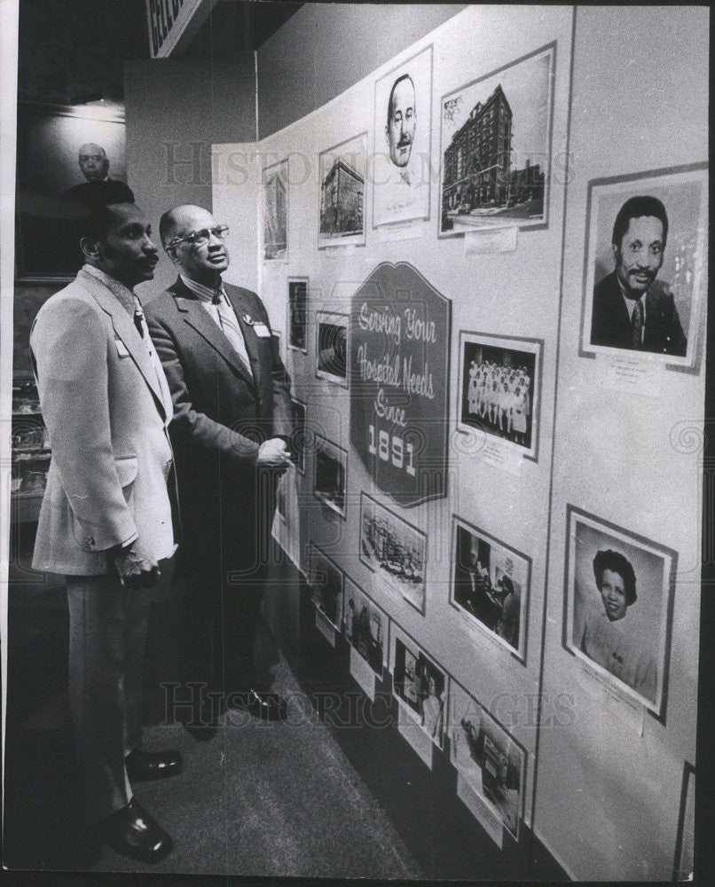 1971 Press Photo Medical History Exhibit at Provident Hospital - Historic Images