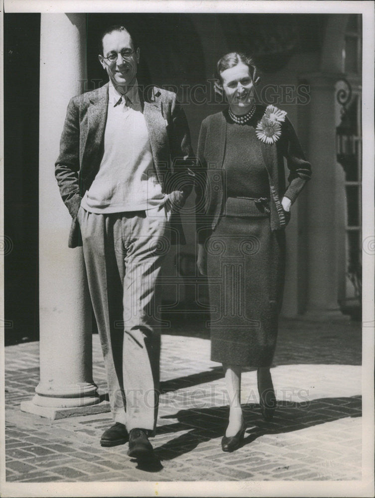 1937 Press Photo Mr and Mrs Diego Suarez - Historic Images