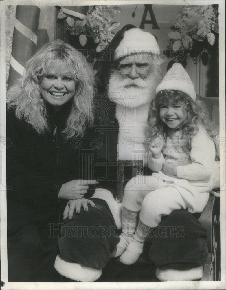 1982 Press Photo Sally Struthers Samantha  Rader With Aaron Retcher ash Senta - Historic Images