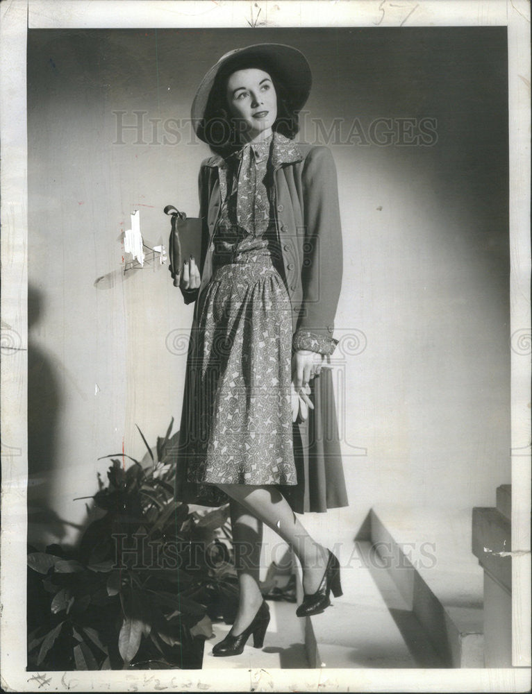 1941 Press Photo Mrs. J. B. McGarry - Historic Images