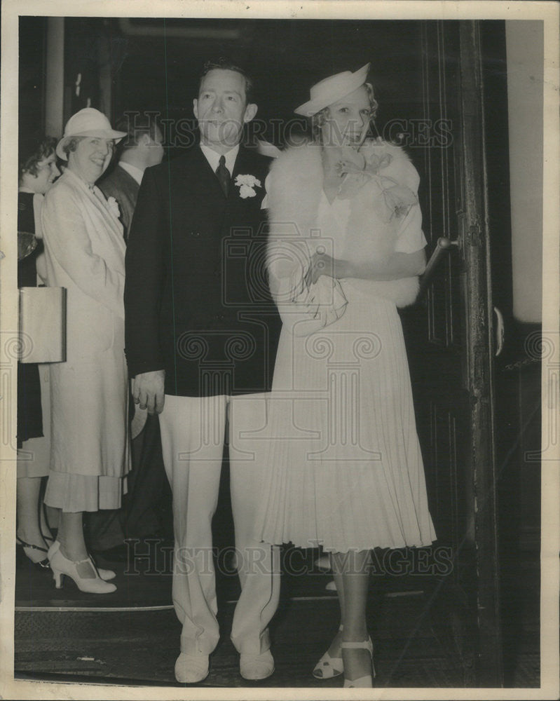 1937 Press Photo Joseph McGarry and his bride Beatrice Carvling - Historic Images