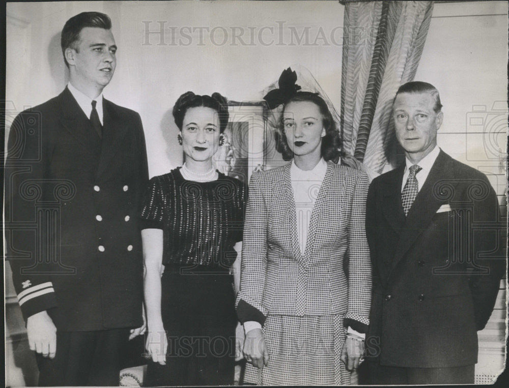 1943 Press Photo The Windsors meet the Roosevelts. - Historic Images