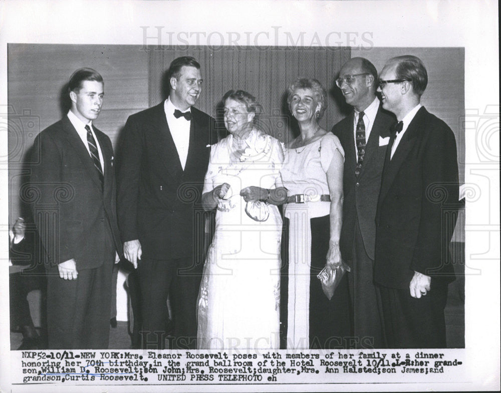 1954 Press Photo Eleanor Roosevelt Celebrates 70th Birthday - Historic Images