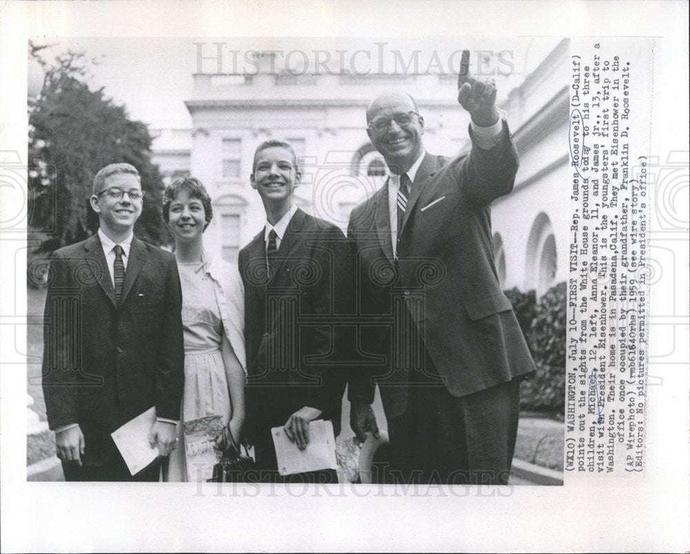 1959 Press Photo Rep James Roosevelt Points With His Children At White House - Historic Images