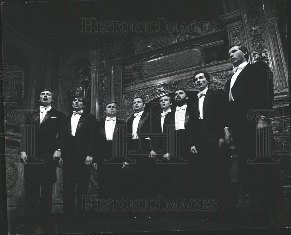 1986 Press Photo Singers Royal Chapel Wawel Cathedral Krakow Poland Rorantists - Historic Images