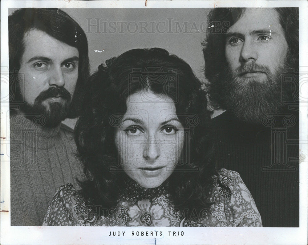 1976 Press Photo Judy Roberts Trio. - Historic Images