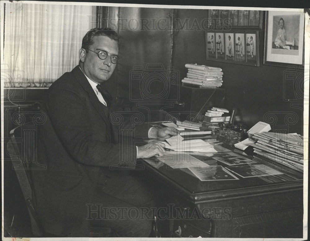 1926 Press Photo Walter Strong - Historic Images