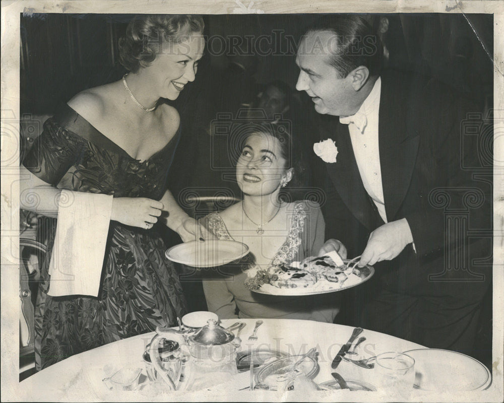 1949 Press Photo Evelyn Knight, Pat Reedy, Fritz Hagner, Empire Room - Historic Images