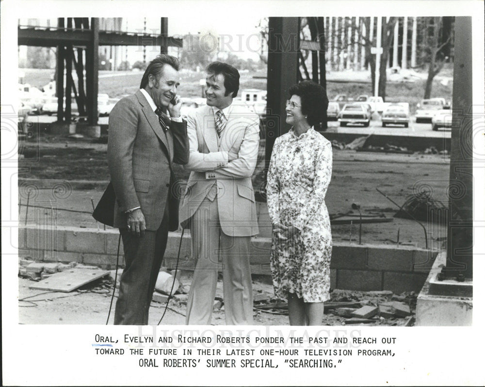 Undated Press Photo Oral Robert, Evelyn and Richard Roberts - Historic Images