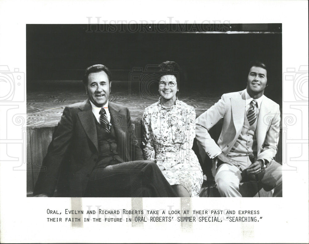 1977 Press Photo Oral, Evelyn, and Richard Roberts - Historic Images